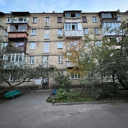 Apartment Near Metro Station Darnitsa Kiev Buitenkant foto