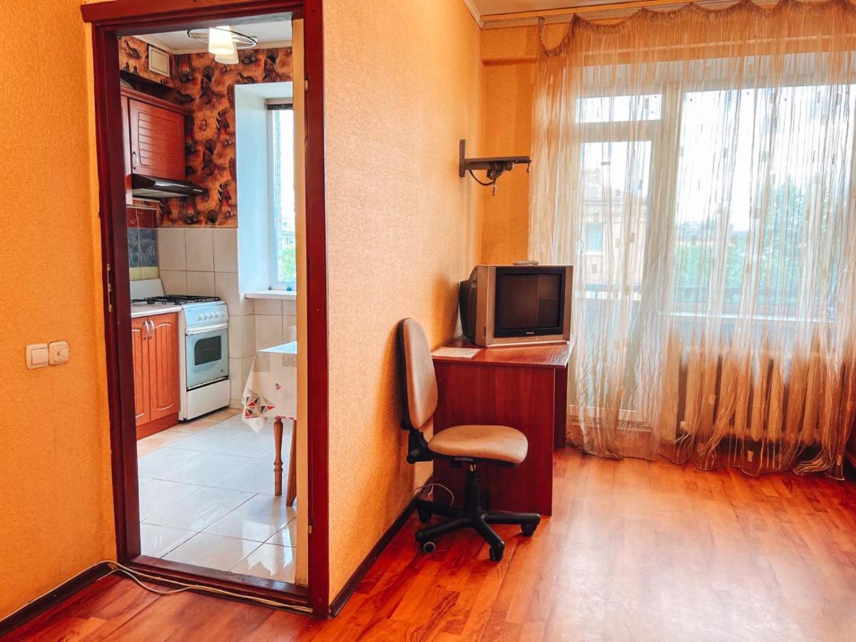 Apartment Near Metro Station Darnitsa Kiev Buitenkant foto