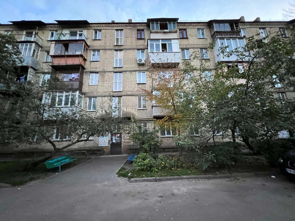 Apartment Near Metro Station Darnitsa Kiev Buitenkant foto